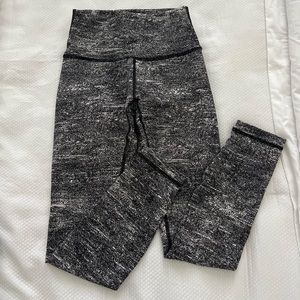 Lululemon Black and white leggings